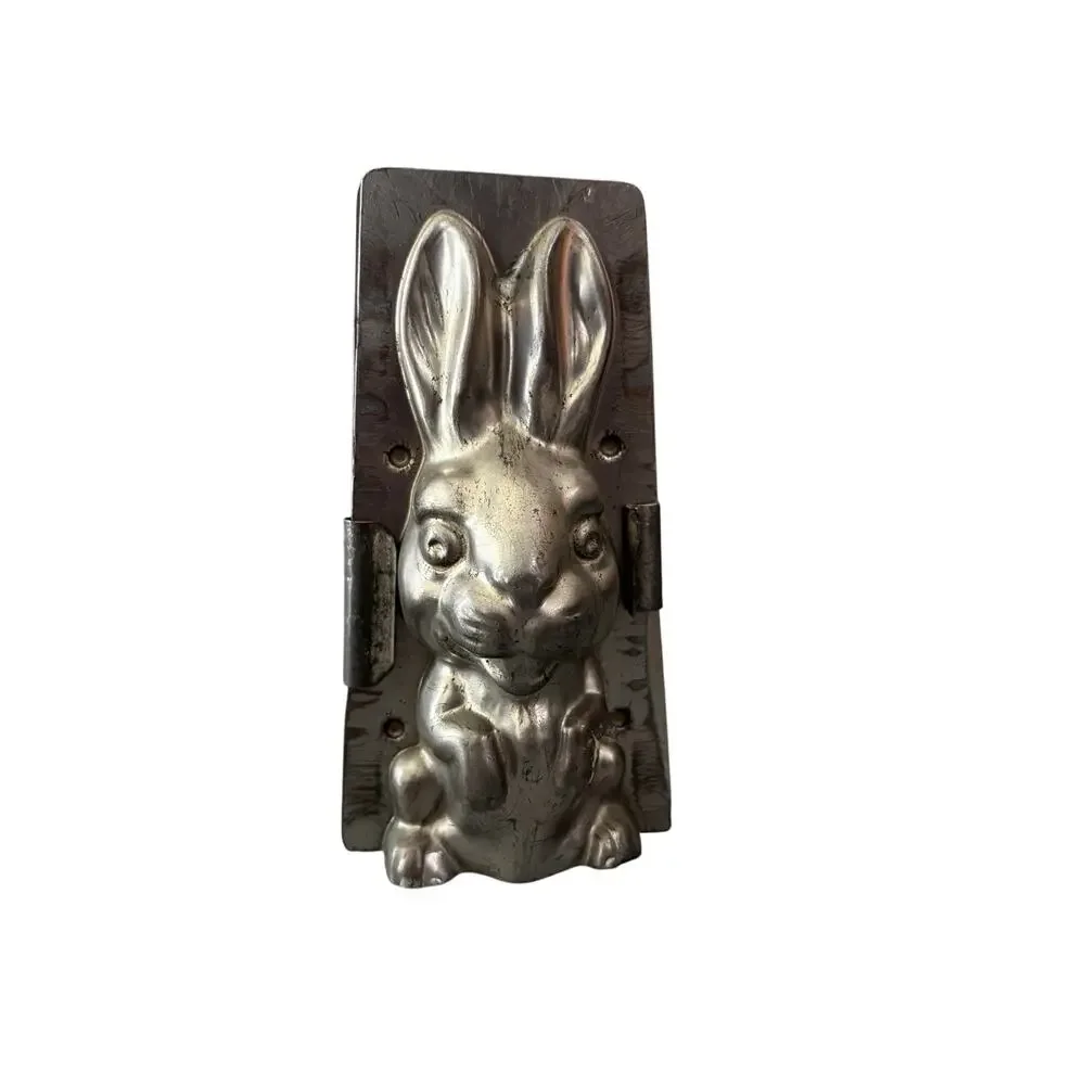 Antique Vintage Easter BUNNY RABBIT SITTING ON HIND LEGS Chocolate Mold. #286